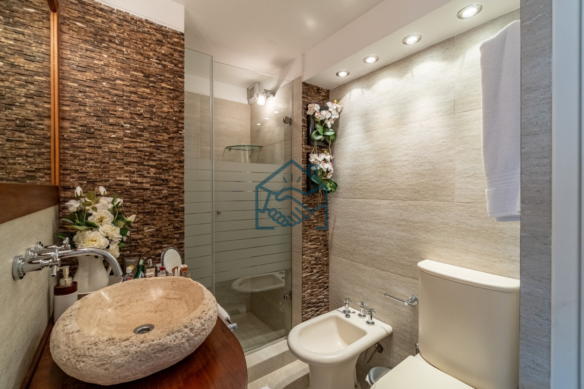 Apartamento ID.582/Venta-de-apartamento-3-dormitorios-con-vista-al-mar.- - Venta de apartamento 3 dormitorios con vista al mar. 