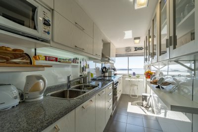 Apartamento ID.582/Venta-de-apartamento-3-dormitorios-con-vista-al-mar.- - Venta de apartamento 3 dormitorios con vista al mar. 