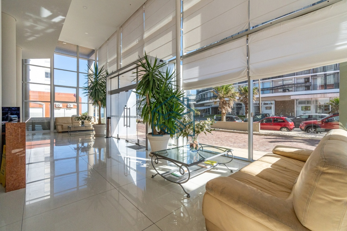 Apartamento ID.582/Venta-de-apartamento-3-dormitorios-con-vista-al-mar.- - Venta de apartamento 3 dormitorios con vista al mar. 