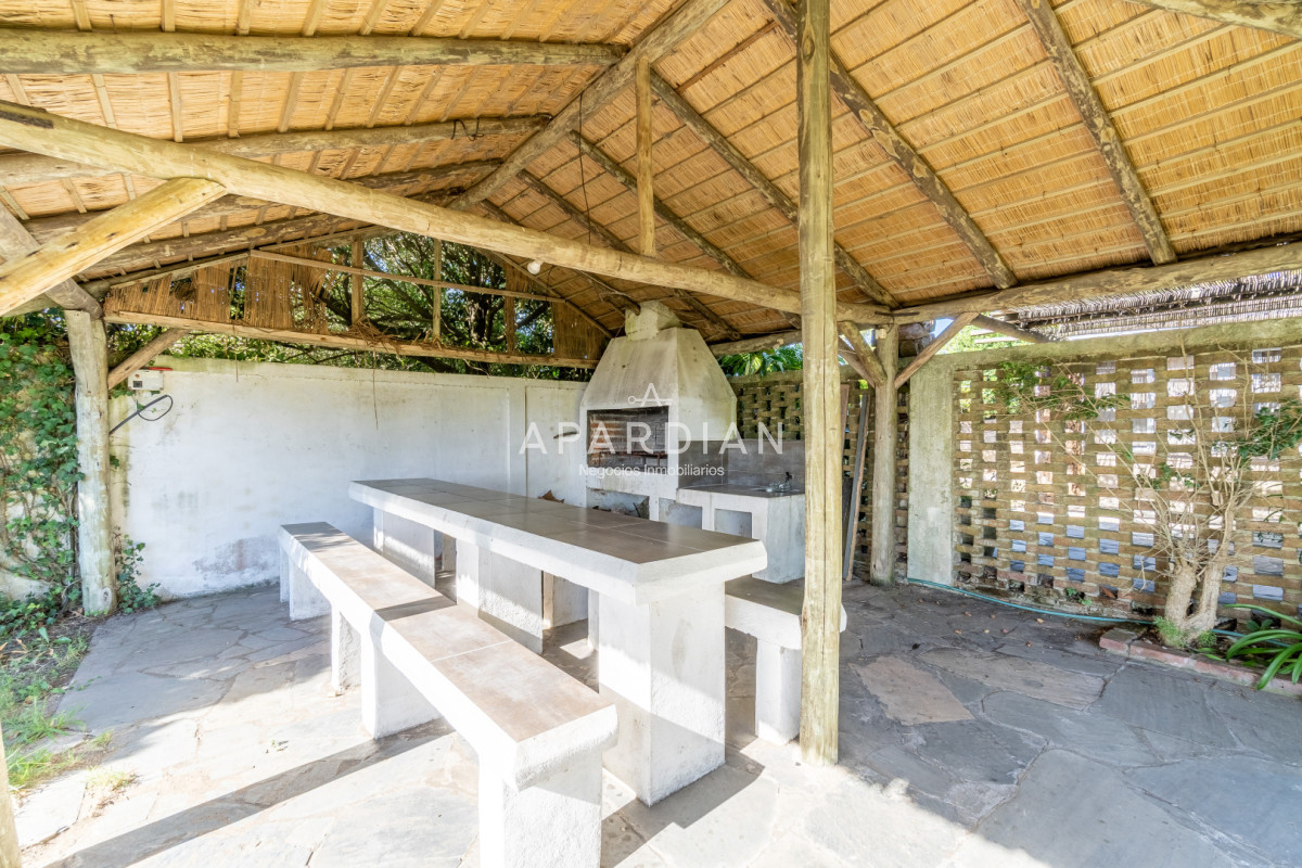 Casa ID.21099743 - Casa mas lote  frente a Laguna del Diario - Excelente ubicación 