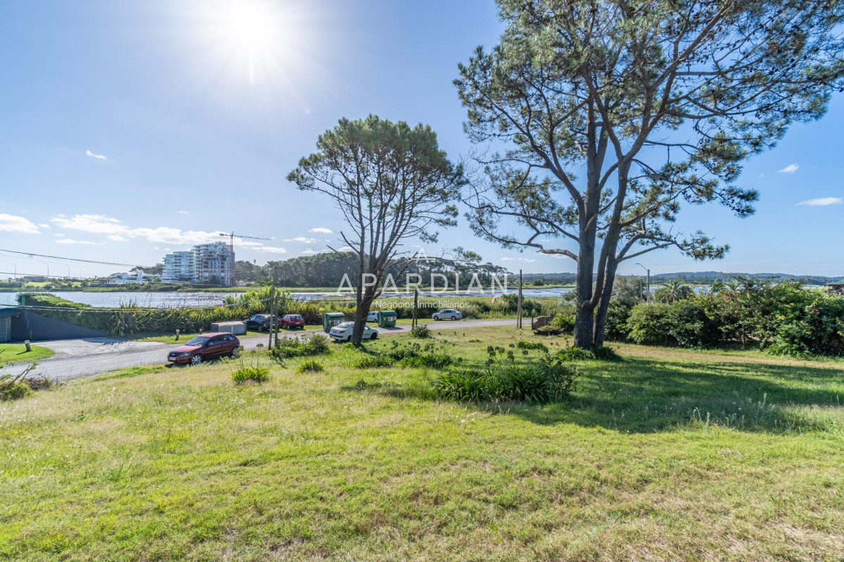 Casa ID.21099743 - Casa mas lote  frente a Laguna del Diario - Excelente ubicación 