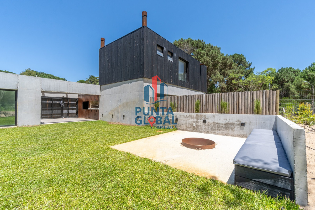 Casa ID.203 - Casa 3 DORMITORIOS en Club del Lago, Punta Ballena