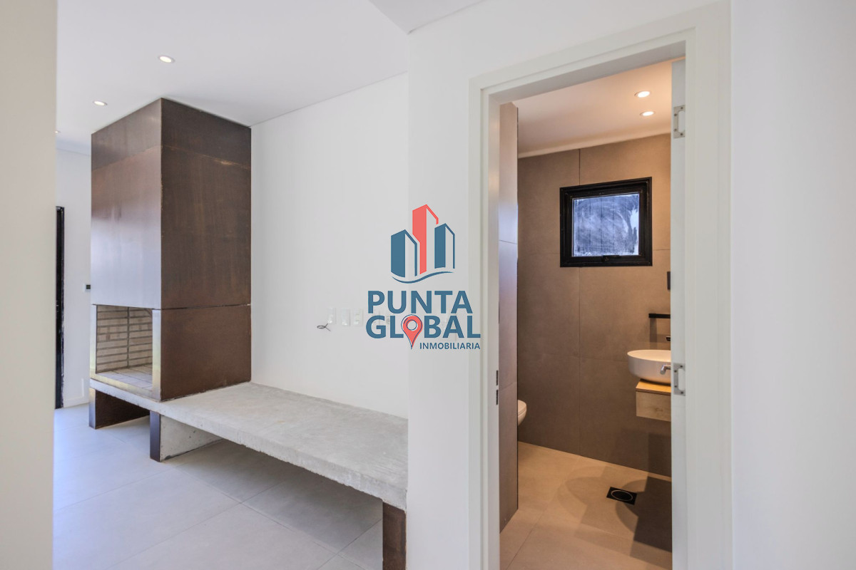 Casa ID.203 - Casa 3 DORMITORIOS en Club del Lago, Punta Ballena