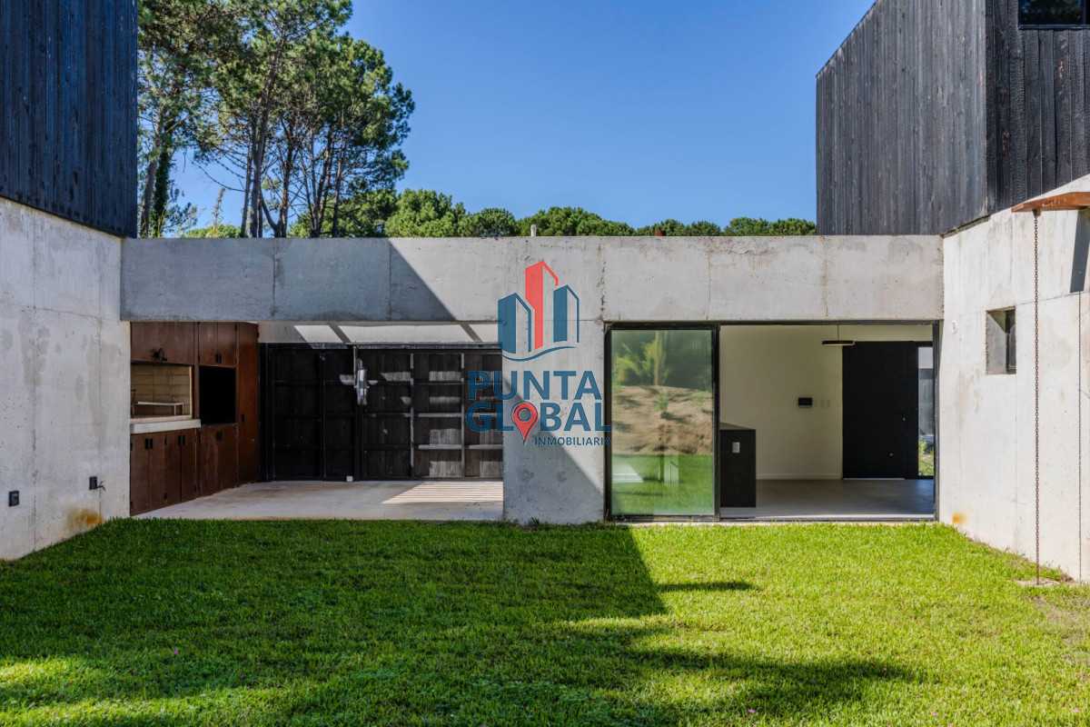 Casa ID.203 - Casa 3 DORMITORIOS en Club del Lago, Punta Ballena