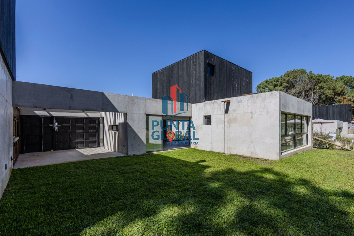 Casa ID.203 - Casa 3 DORMITORIOS en Club del Lago, Punta Ballena