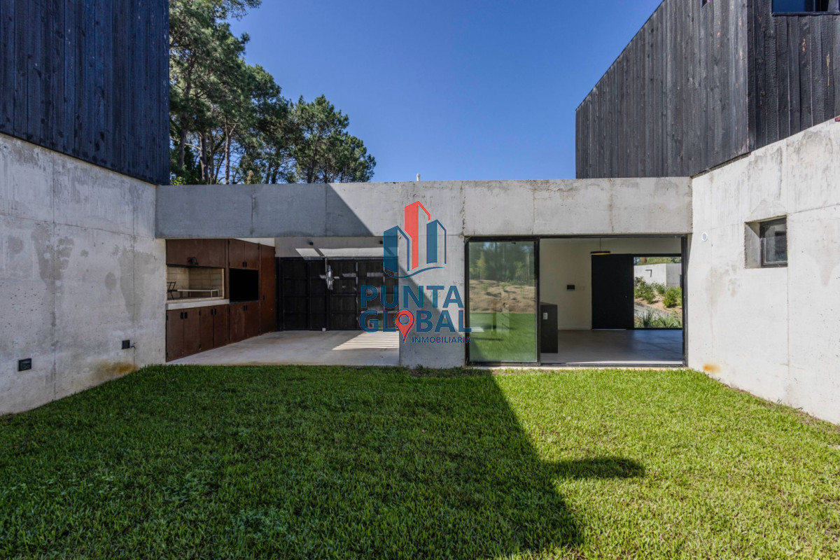 Casa ID.203 - Casa 3 DORMITORIOS en Club del Lago, Punta Ballena