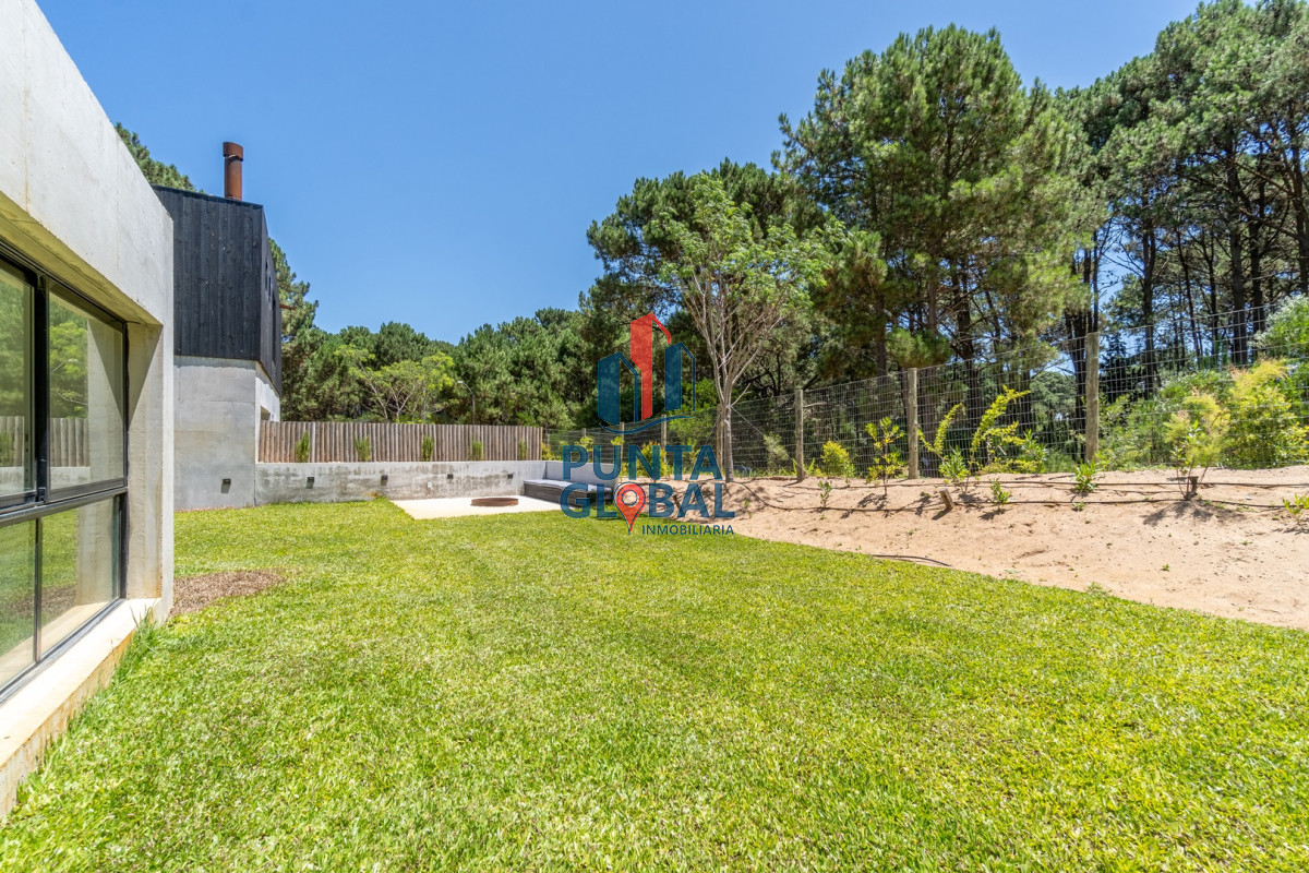 Casa ID.203 - Casa 3 DORMITORIOS en Club del Lago, Punta Ballena