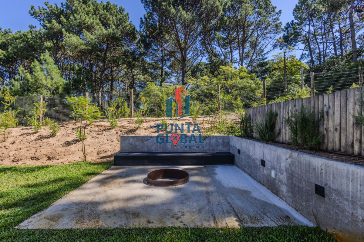 Casa ID.203 - Casa 3 DORMITORIOS en Club del Lago, Punta Ballena