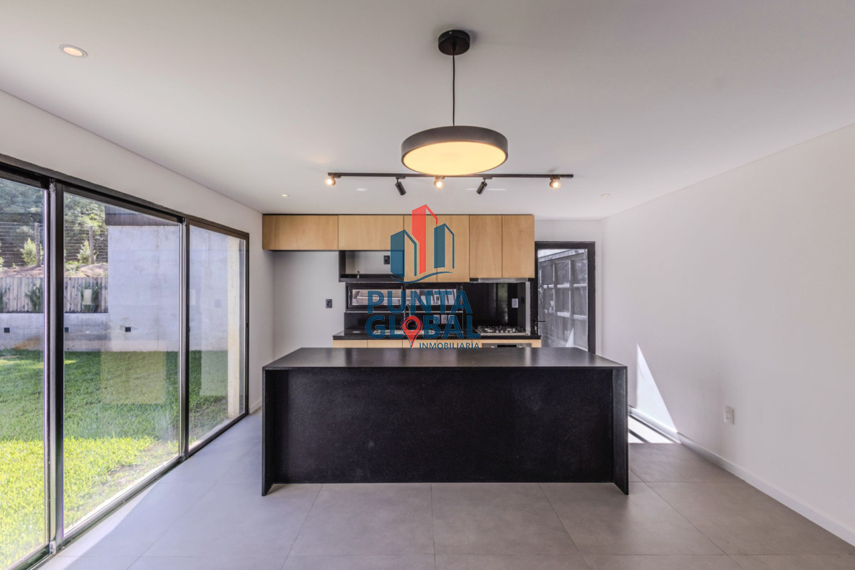 Casa ID.203 - Casa 3 DORMITORIOS en Club del Lago, Punta Ballena