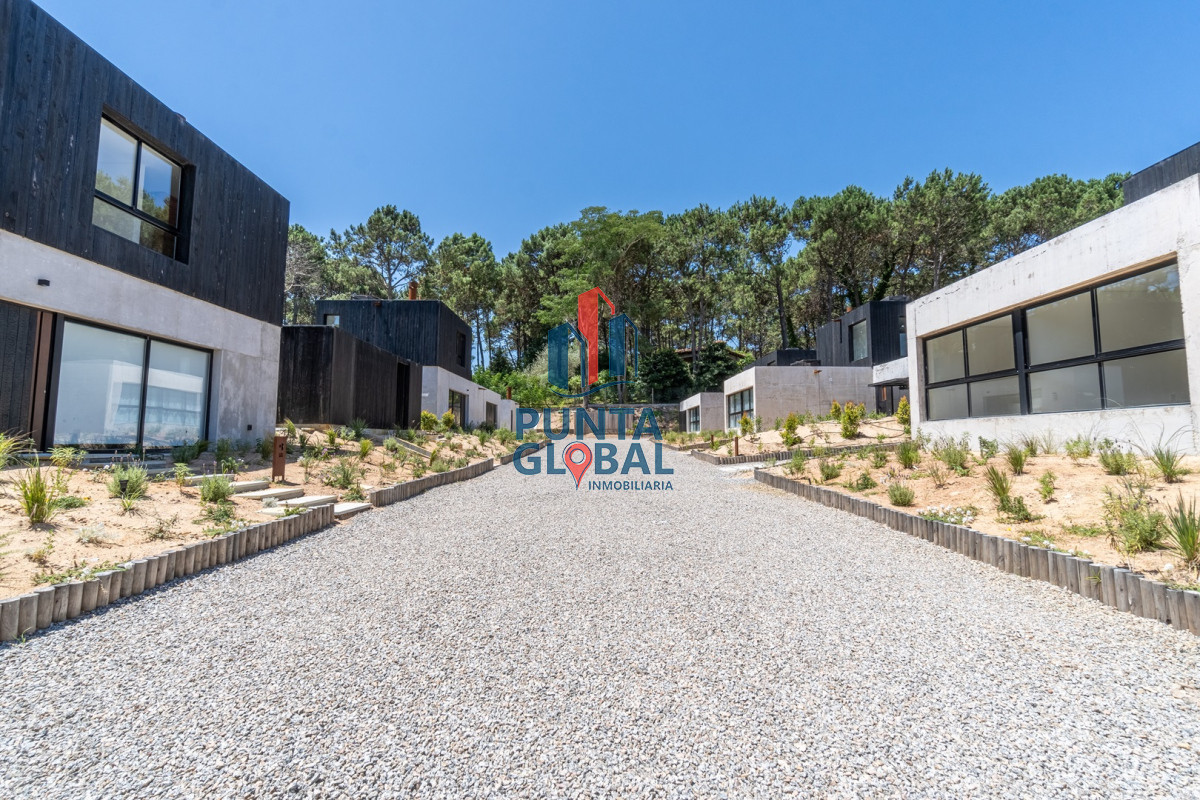 Casa ID.203 - Casa 3 DORMITORIOS en Club del Lago, Punta Ballena