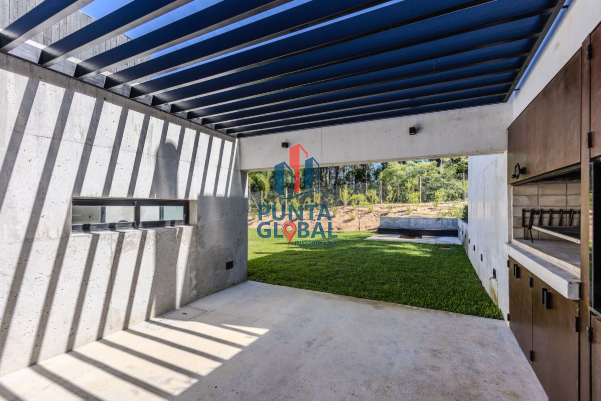 Casa ID.203 - Casa 3 DORMITORIOS en Club del Lago, Punta Ballena