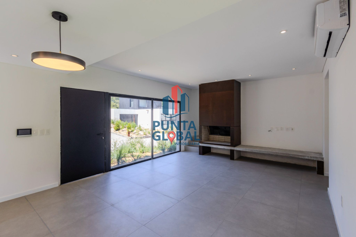 Casa ID.203 - Casa 3 DORMITORIOS en Club del Lago, Punta Ballena