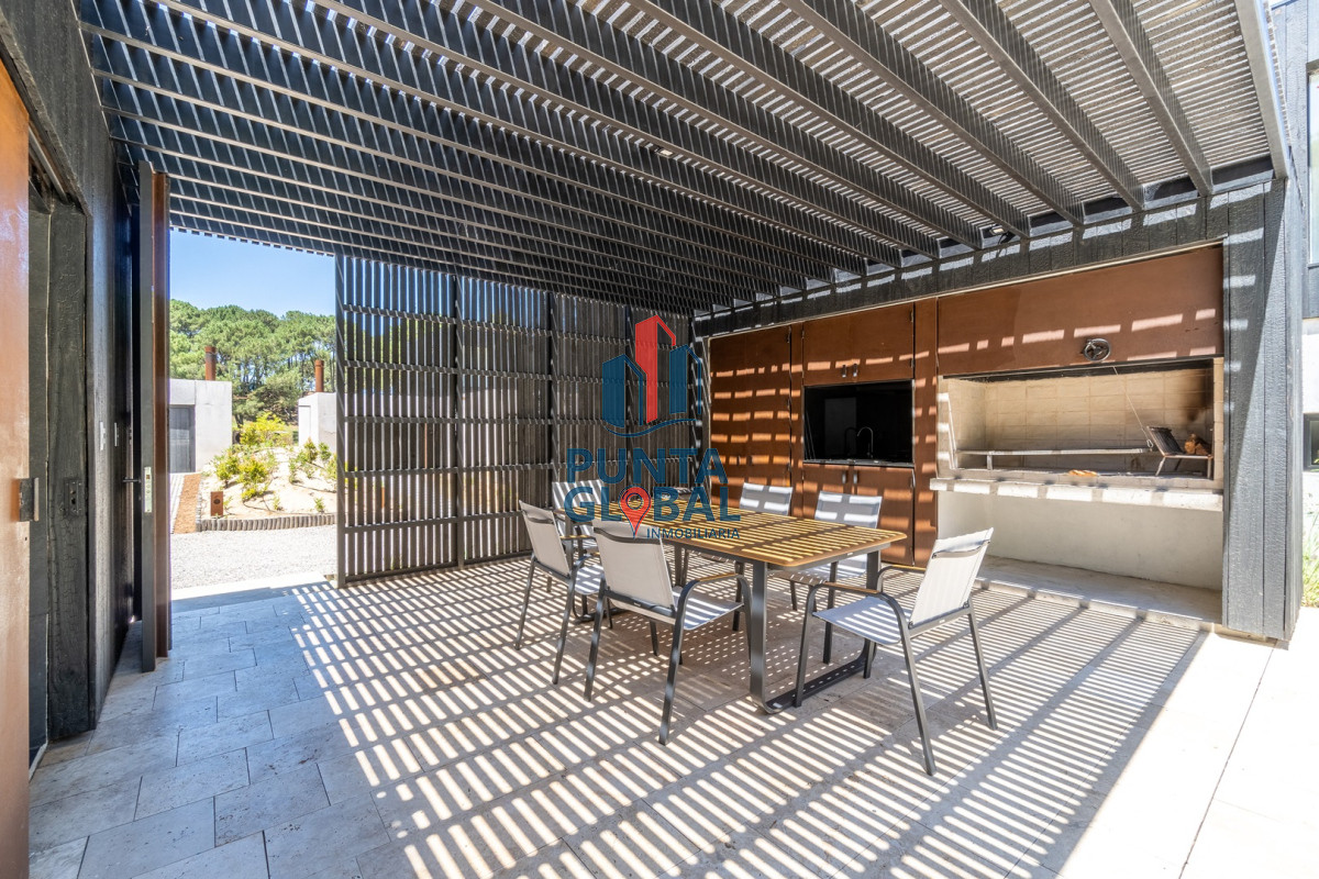 Casa ID.203 - Casa 3 DORMITORIOS en Club del Lago, Punta Ballena