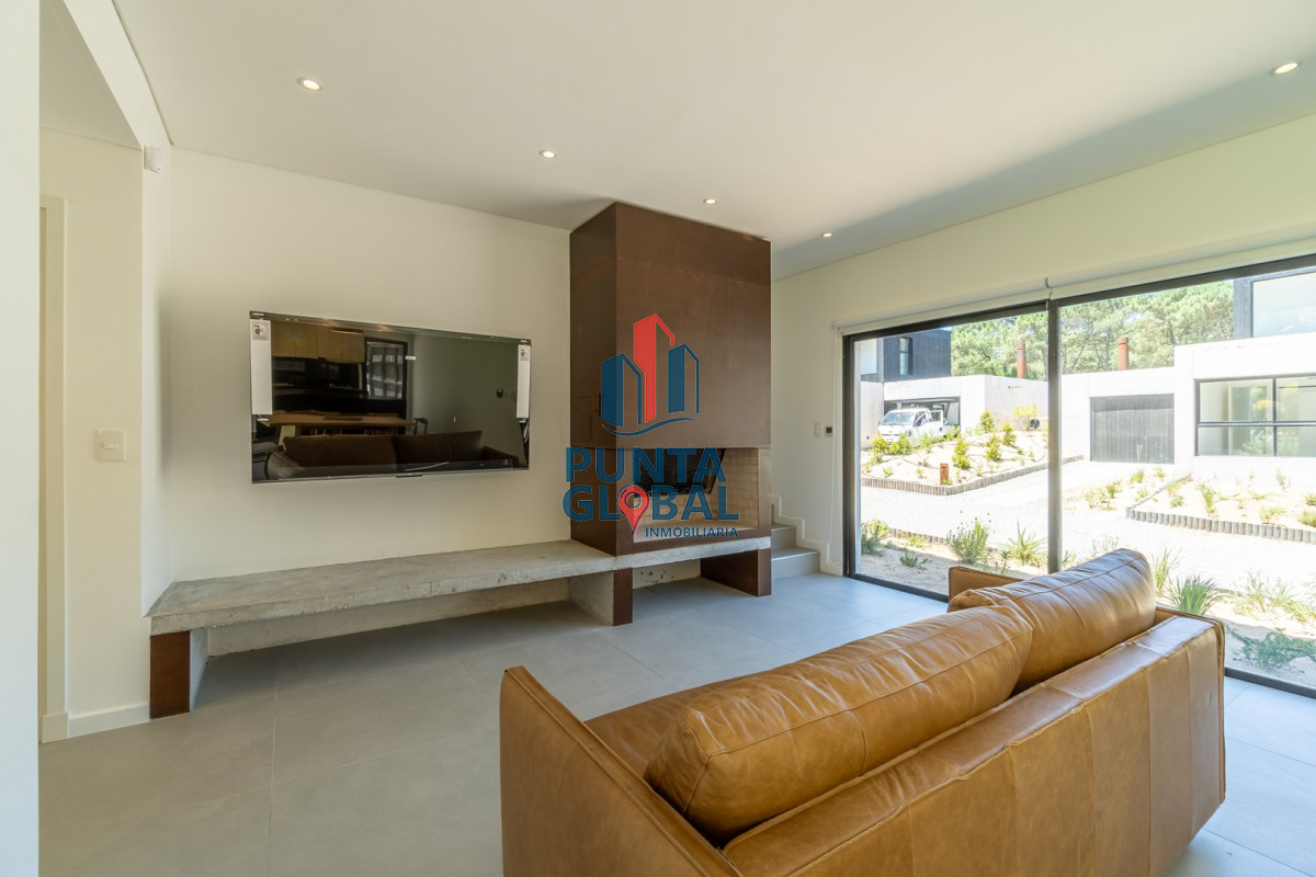 Casa ID.203 - Casa 3 DORMITORIOS en Club del Lago, Punta Ballena