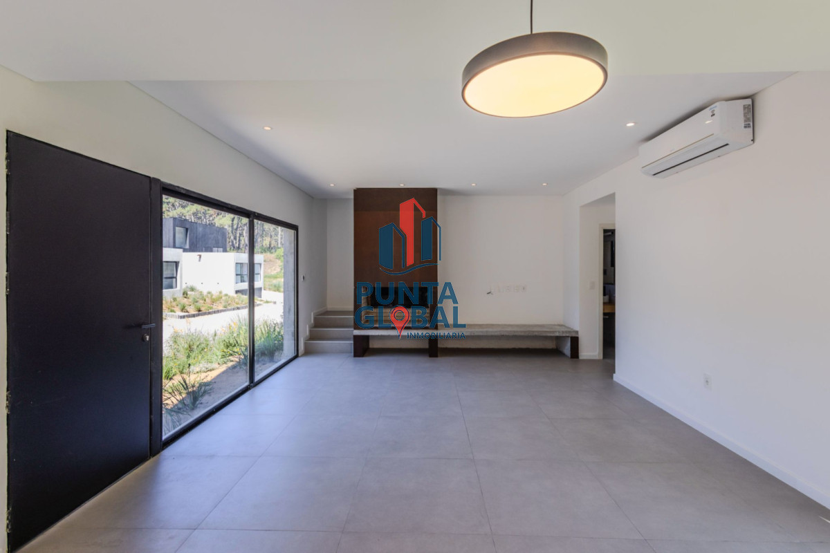 Casa ID.203 - Casa 3 DORMITORIOS en Club del Lago, Punta Ballena