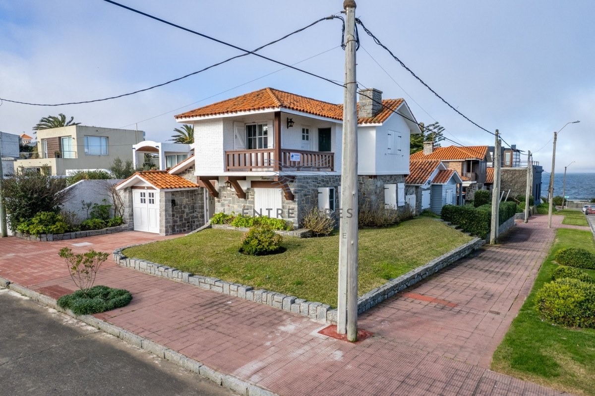 Casa ID.132 - Venta casa 3 dormitorios, Peninsula, Punta del Este.