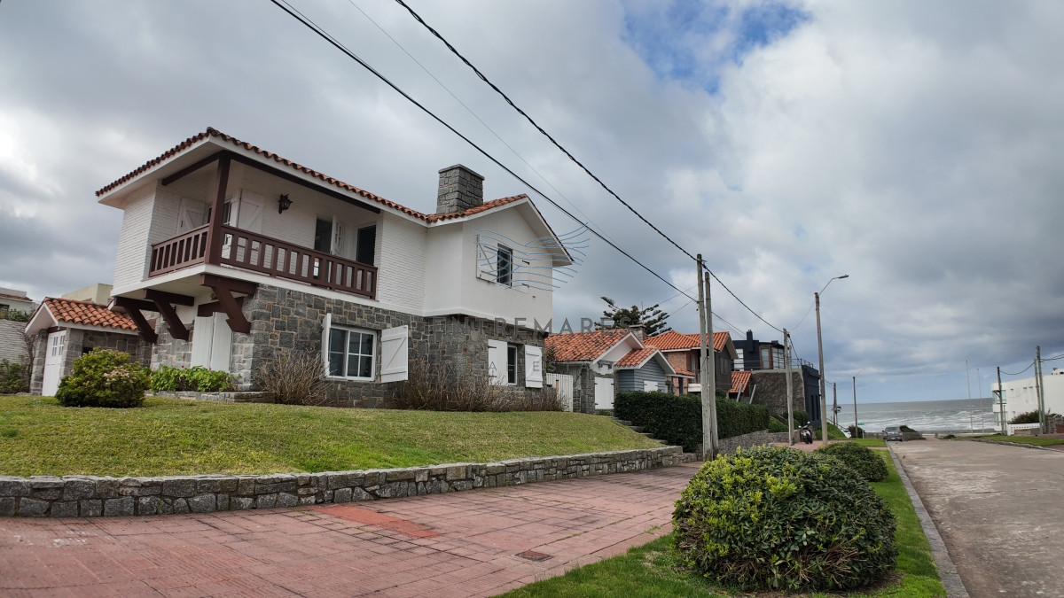 Casa ID.132 - Venta casa 3 dormitorios, Peninsula, Punta del Este.