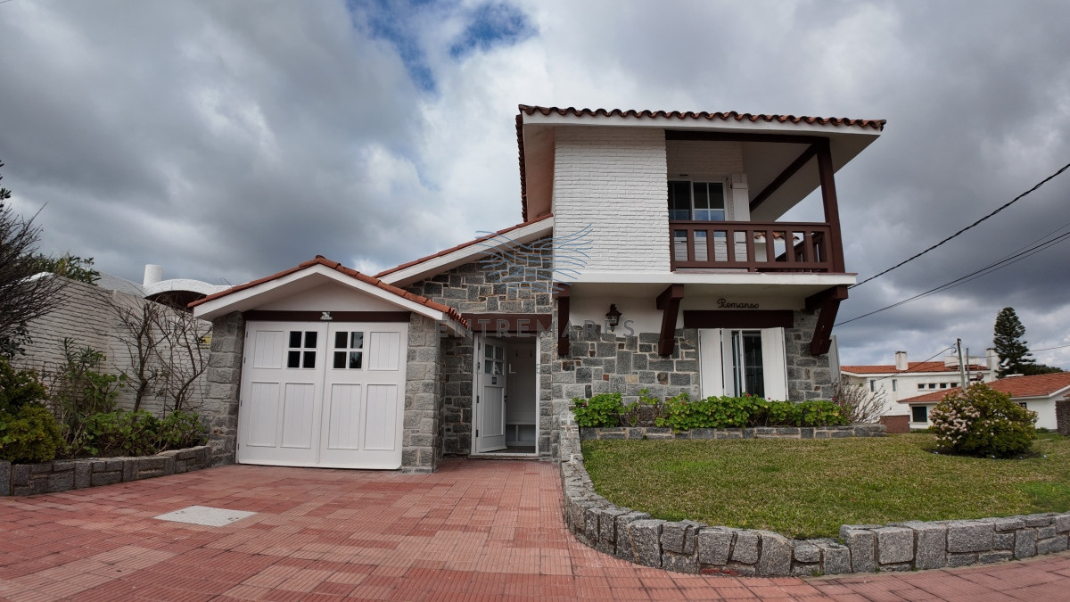 Casa ID.132 - Venta casa 3 dormitorios, Peninsula, Punta del Este.
