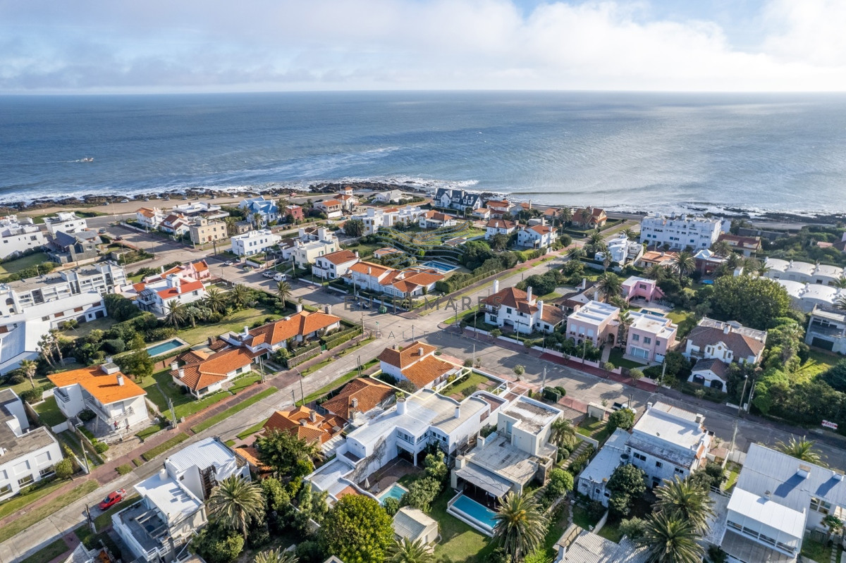 Casa ID.132 - Venta casa 3 dormitorios, Peninsula, Punta del Este.