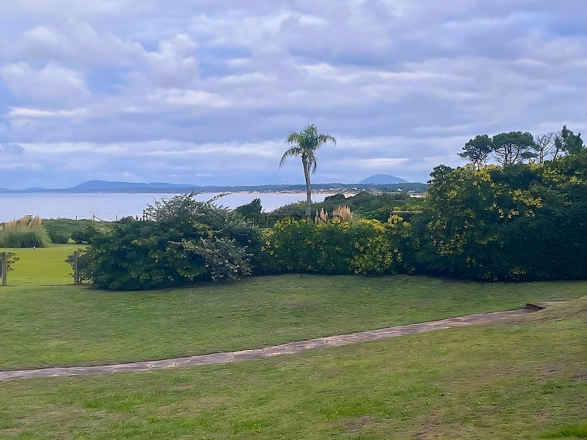 Casa ID.320 - Casa en primera linea al mar