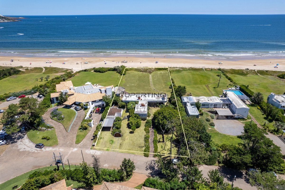 Casa ID.320 - Casa en primera linea al mar