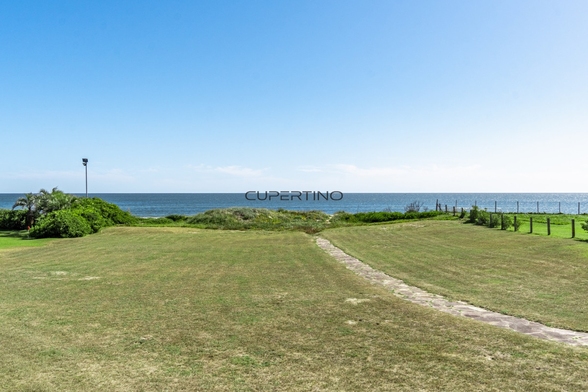 Casa ID.320 - Casa en primera linea al mar