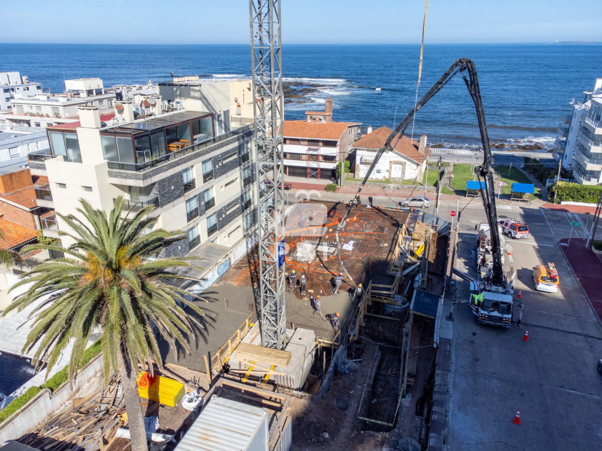 UHJlc2VudGFtb3MgRWRpZmljaW8gTU9ERUxPLCBlbCBudWV2byBsYW56YW1pZW50byBlbiBsYSBQZW7DrW5zdWxhLCBQdW50YSBkZWwgRXN0ZS4gLSBNb2RlbG8gUGVuw61uc3VsYSAgLSBSZWYgOiBQQkkxNTM5NQ==