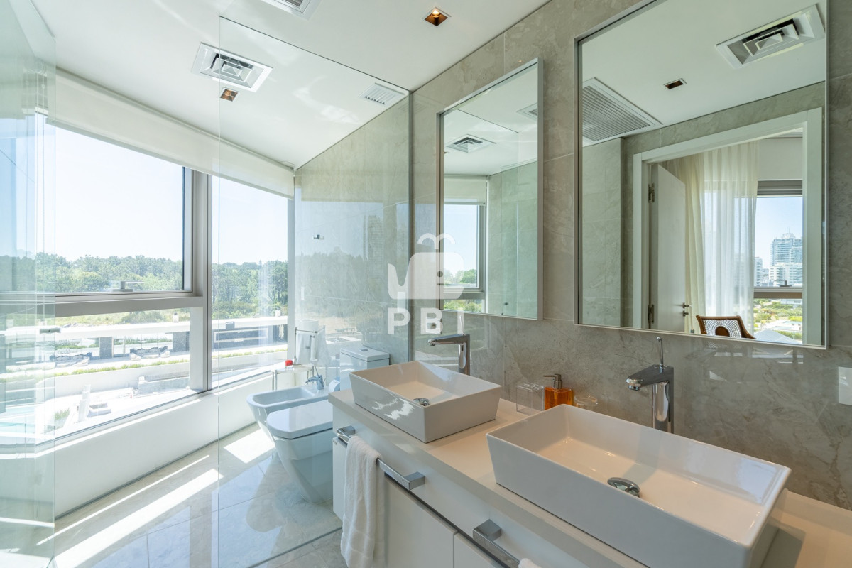 UmVzaWRlbmNpYSBQcmVtaXVtIGVuIGxhIEJyYXZhIGNvbiBWaXN0YXMgSW5pZ3VhbGFibGVzIC0gVHJ1bXAgVG93ZXIgLSBSZWYgOiBQQkkxNTQ3MQ==