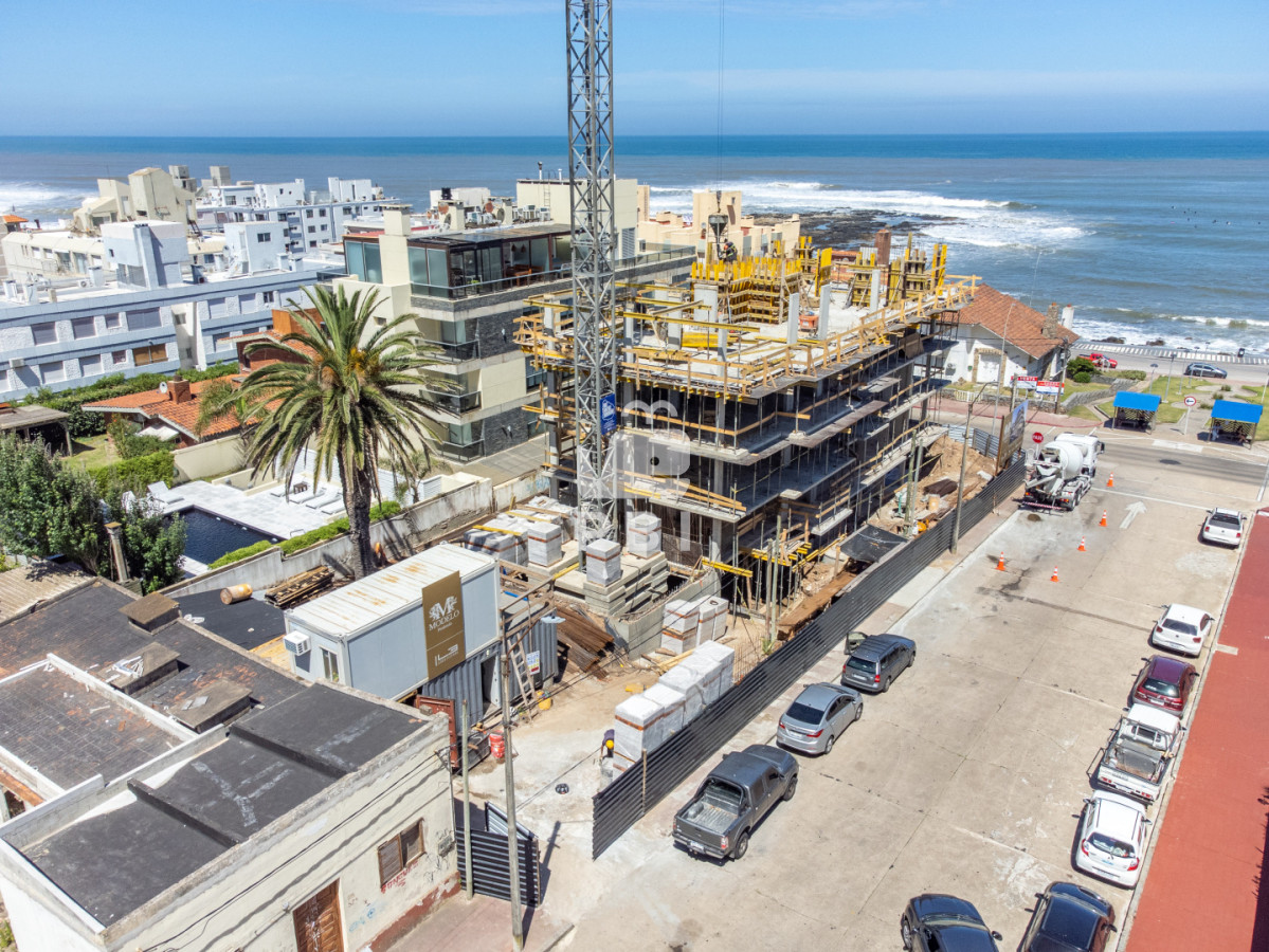 UHJlc2VudGFtb3MgRWRpZmljaW8gTU9ERUxPLCBlbCBudWV2byBsYW56YW1pZW50byBlbiBsYSBQZW7DrW5zdWxhLCBQdW50YSBkZWwgRXN0ZS4gLSBNb2RlbG8gUGVuw61uc3VsYSAgLSBSZWYgOiBQQkkxNTM5Ng==