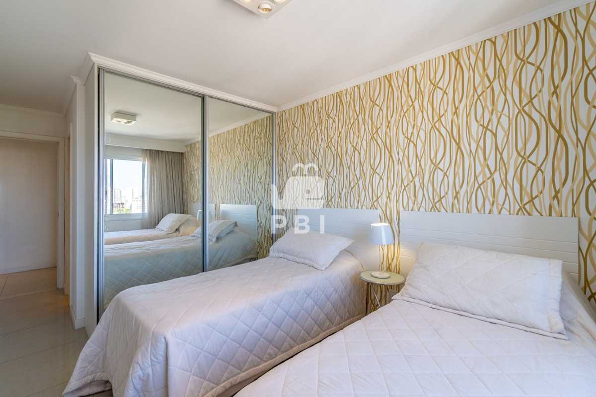 RXhjbHVzaXZvIGFwYXJ0YW1lbnRvIGRlIDMgZG9ybWl0b3Jpb3MgY29uIGRlcGVuZGVuY2lhIGVuIENhc2lubyBUb3dlciAtIENhc2lubyBUb3dlciAtIFJlZiA6IFBCSTE1NjI4