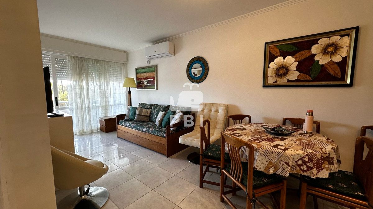 QXBhcnRhbWVudG8gMSBkb3JtaXRvcmlvcyBlbiBQdW50YSBkZWwgZXN0ZSwgTWFsZG9uYWRvIC0gSXNsYSBHb3JyaXRpIC0gUmVmIDogUEJJMTQ3MzU=