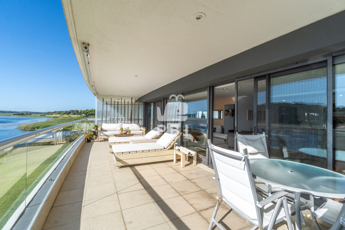 QXBhcnRhbWVudG8gZGUgMSBkb3JtaXRvcmlvIGZyZW50ZSBhIGxhIExhZ3VuYSBkZWwgRGlhcmlvLCBQdW50YSBkZWwgRXN0ZSAtIFRlcnJhemEgZGUgbGEgTGFndW5hIC0gUmVmIDogUEJJMTU0ODU=