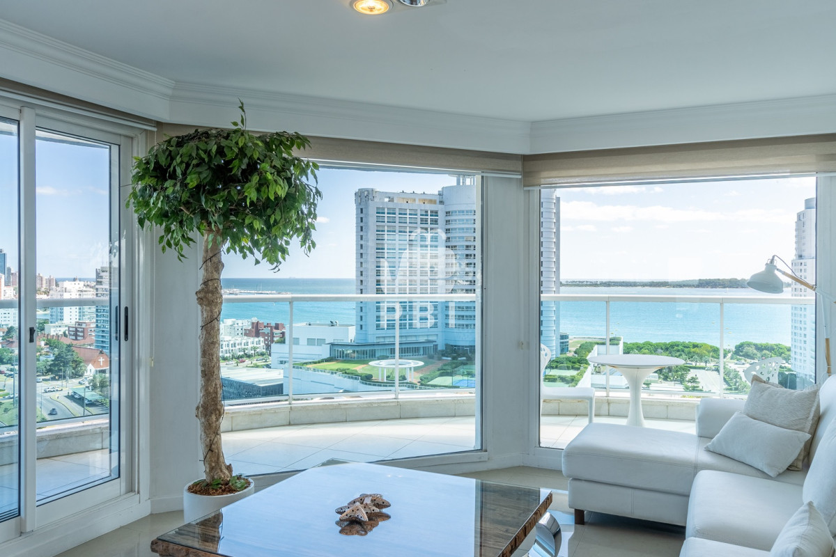 RXhjbHVzaXZvIGFwYXJ0YW1lbnRvIGRlIDMgZG9ybWl0b3Jpb3MgY29uIGRlcGVuZGVuY2lhIGVuIENhc2lubyBUb3dlciAtIENhc2lubyBUb3dlciAtIFJlZiA6IFBCSTE1NjI4