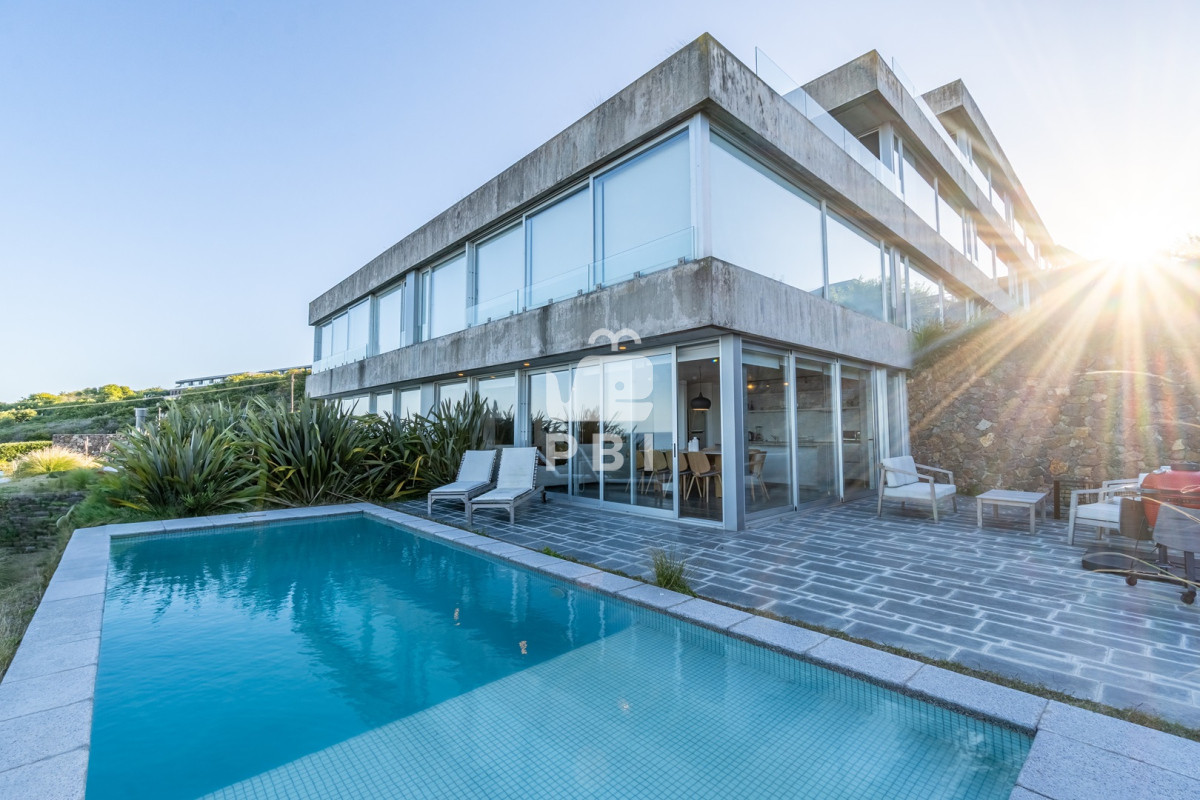 Lomo de la Ballena - GoPunta - Portal Inmobiliario de Punta del Este - Maldonado