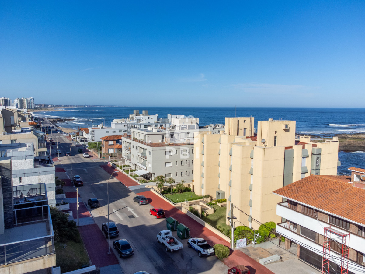 UHJlc2VudGFtb3MgRWRpZmljaW8gTU9ERUxPLCBlbCBudWV2byBsYW56YW1pZW50byBlbiBsYSBQZW7DrW5zdWxhLCBQdW50YSBkZWwgRXN0ZS4gLSBNb2RlbG8gUGVuw61uc3VsYSAgLSBSZWYgOiBQQkkxNTM5Mw==