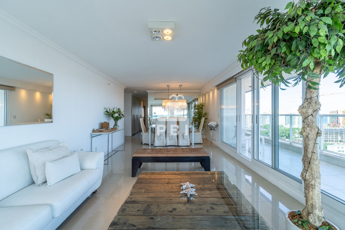 RXhjbHVzaXZvIGFwYXJ0YW1lbnRvIGRlIDMgZG9ybWl0b3Jpb3MgY29uIGRlcGVuZGVuY2lhIGVuIENhc2lubyBUb3dlciAtIENhc2lubyBUb3dlciAtIFJlZiA6IFBCSTE1NjI4