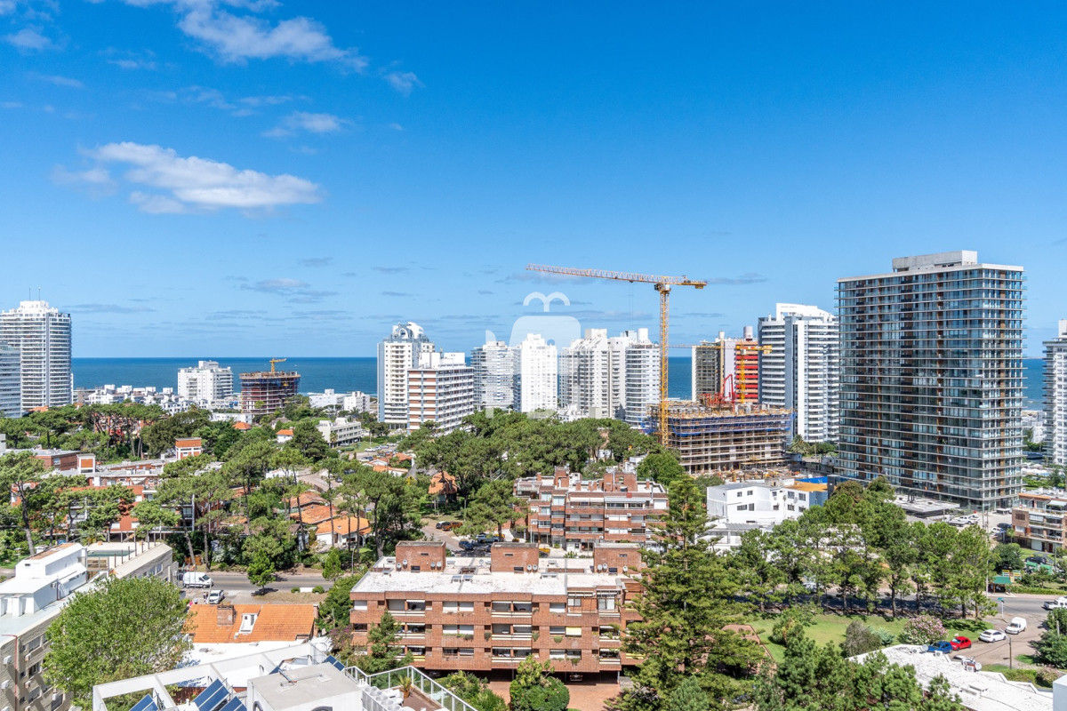 RXhjbHVzaXZvIGFwYXJ0YW1lbnRvIGRlIDMgZG9ybWl0b3Jpb3MgY29uIGRlcGVuZGVuY2lhIGVuIENhc2lubyBUb3dlciAtIENhc2lubyBUb3dlciAtIFJlZiA6IFBCSTE1NjI4