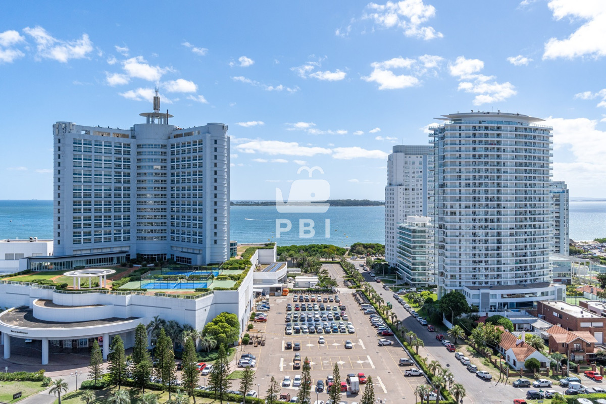 RXhjbHVzaXZvIGFwYXJ0YW1lbnRvIGRlIDMgZG9ybWl0b3Jpb3MgY29uIGRlcGVuZGVuY2lhIGVuIENhc2lubyBUb3dlciAtIENhc2lubyBUb3dlciAtIFJlZiA6IFBCSTE1NjI4