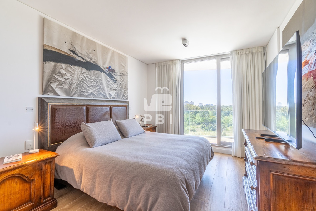 RWxlZ2FuY2lhIE1vZGVybmEgZW4gbGEgRXhjbHVzaXZhIFRvcnJlIFRydW1wIC0gUHVudGEgZGVsIEVzdGUgLSBUcnVtcCBUb3dlciAtIFJlZiA6IFBCSTE1NDcw