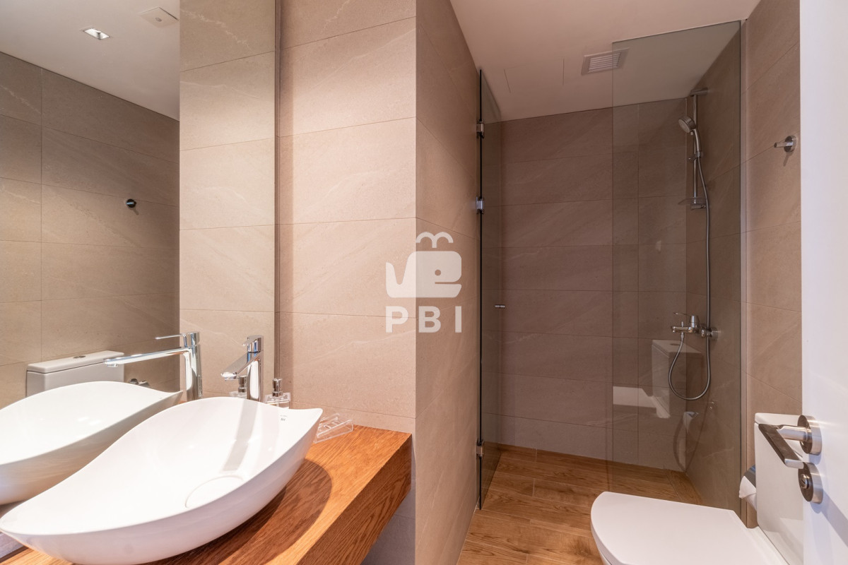 RWxlZ2FuY2lhIE1vZGVybmEgZW4gbGEgRXhjbHVzaXZhIFRvcnJlIFRydW1wIC0gUHVudGEgZGVsIEVzdGUgLSBUcnVtcCBUb3dlciAtIFJlZiA6IFBCSTE1NDcw