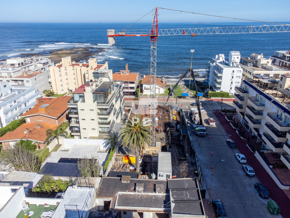 UHJlc2VudGFtb3MgRWRpZmljaW8gTU9ERUxPLCBlbCBudWV2byBsYW56YW1pZW50byBlbiBsYSBQZW7DrW5zdWxhLCBQdW50YSBkZWwgRXN0ZS4gLSBNb2RlbG8gUGVuw61uc3VsYSAgLSBSZWYgOiBQQkkxNTM5NA==