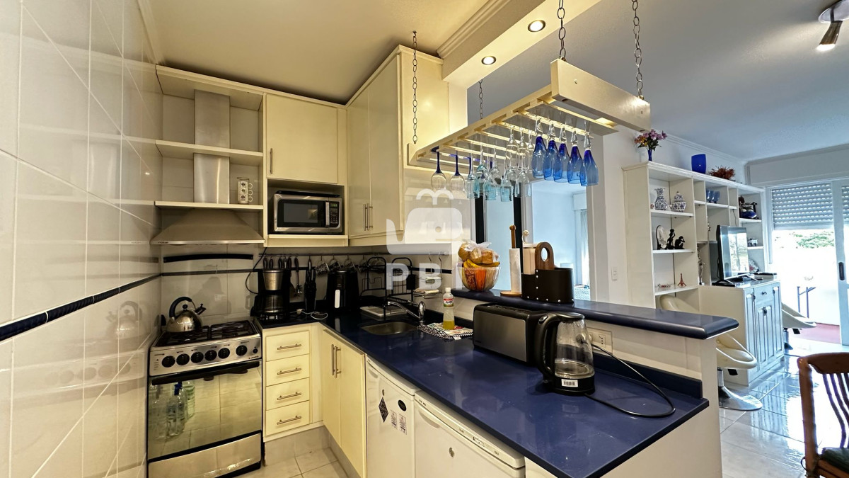 QXBhcnRhbWVudG8gMSBkb3JtaXRvcmlvcyBlbiBQdW50YSBkZWwgZXN0ZSwgTWFsZG9uYWRvIC0gSXNsYSBHb3JyaXRpIC0gUmVmIDogUEJJMTQ3MzU=