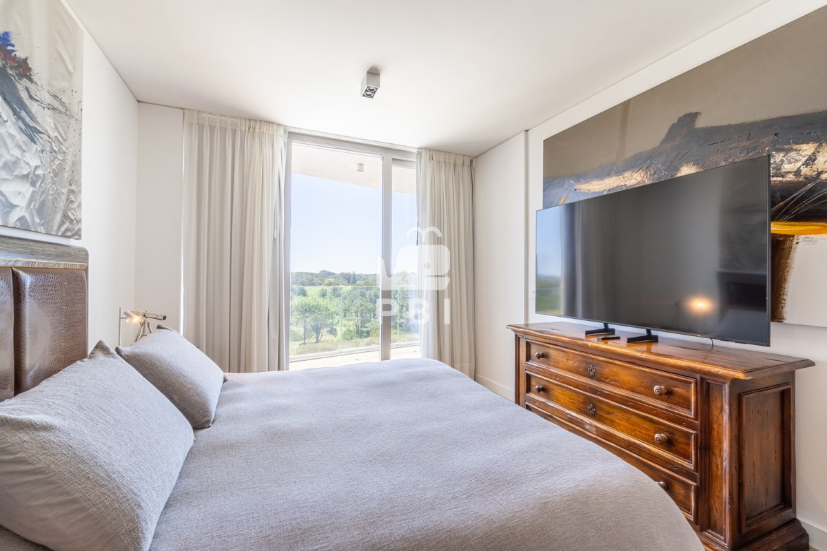 RWxlZ2FuY2lhIE1vZGVybmEgZW4gbGEgRXhjbHVzaXZhIFRvcnJlIFRydW1wIC0gUHVudGEgZGVsIEVzdGUgLSBUcnVtcCBUb3dlciAtIFJlZiA6IFBCSTE1NDcw