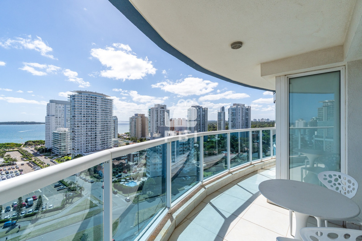 RXhjbHVzaXZvIGFwYXJ0YW1lbnRvIGRlIDMgZG9ybWl0b3Jpb3MgY29uIGRlcGVuZGVuY2lhIGVuIENhc2lubyBUb3dlciAtIENhc2lubyBUb3dlciAtIFJlZiA6IFBCSTE1NjI4