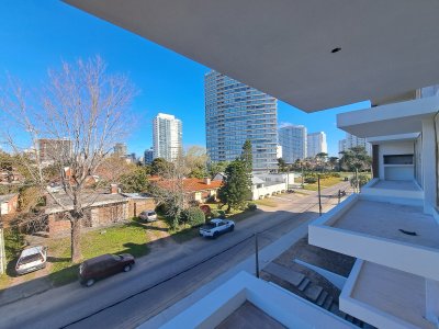 Apartamento en venta en Playa Mansa, Punta del Este  - Genova - Ref : PBI14832