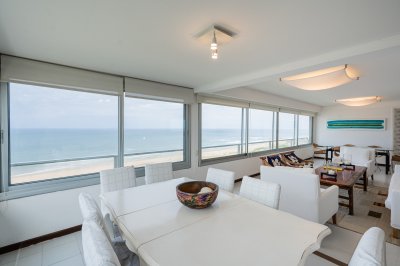 Departamento en venta frente al mar – Playa Brava -  Tiburon II - Ref : PBI12204