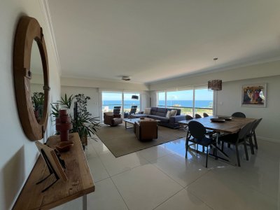 Venta apartamento 4 dormitorios, Playa Mansa  - Veramansa - Ref : PBI592