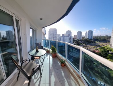 Apartamento de 2 Dormitorios con Parrillero Propio - Casino Tower - Ref : PBI14307