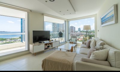 Apartamento 3 DORMITORIOS en Playa Mansa, Punta del Este - Seasons Tower - Ref : PBI1897