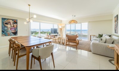 Venta apartamento, 3 dormitorios y dependencia de servicio, Playa Mansa. - Veramansa - Ref : PBI568